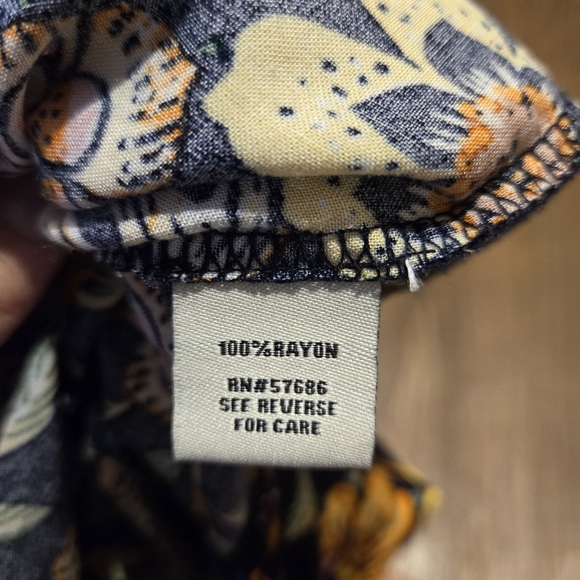 Miss Selfie Dark Floral Crop Top Tie Front Blouse Bohemian Casual Vacation L - Picture 5 of 12